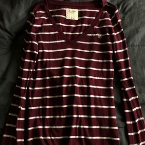 V neck long sleeve shirt